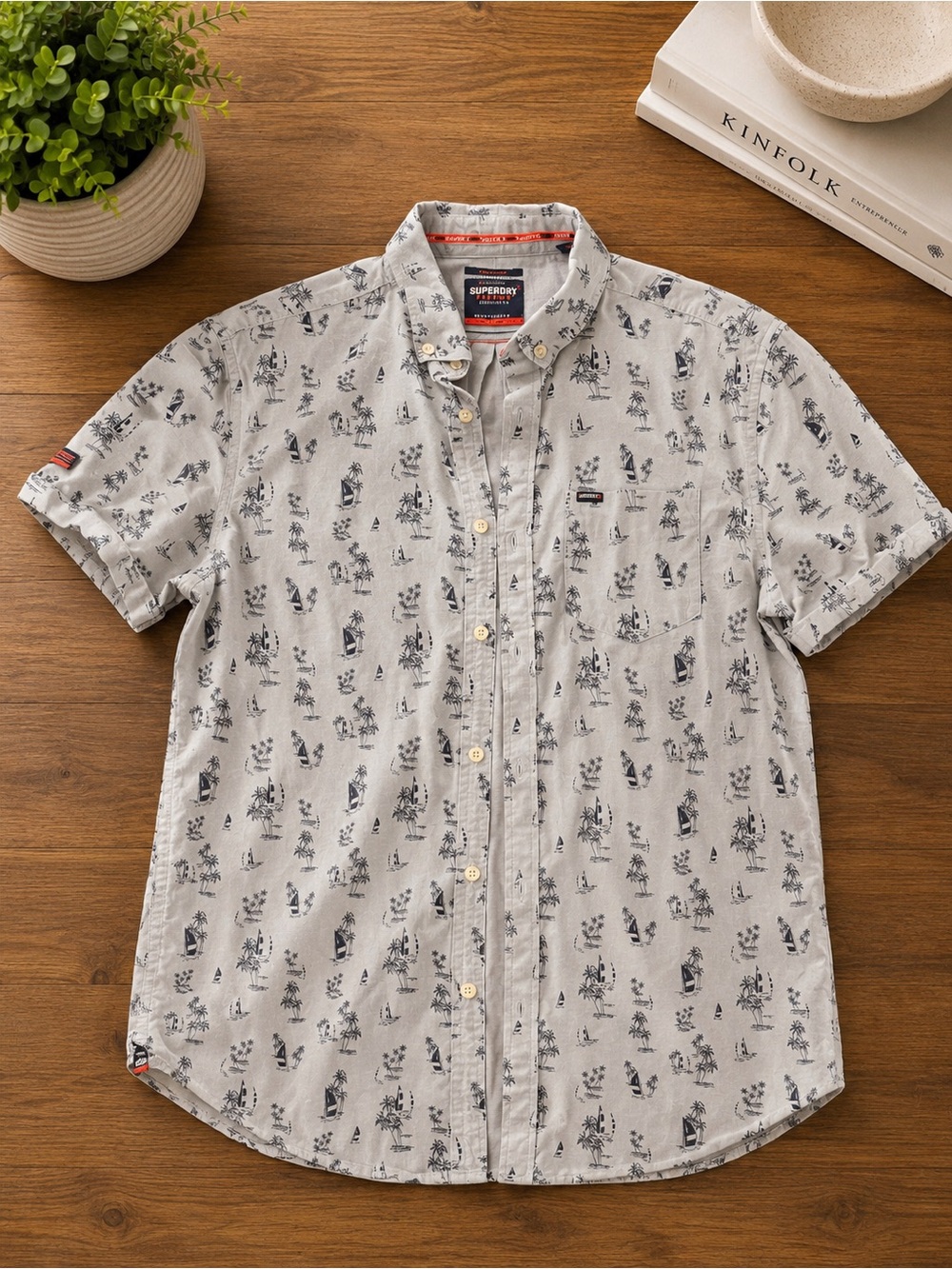 Superdry Men's Short Sleeve Button-Down Shirt in Light Gray with Navy Print